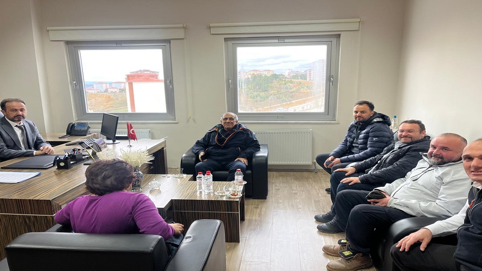 Üniversitemiz Kuzeykent Kampüsünde oluşturulacak karbon yutak alanları için fidan dikimi tamamlandı.