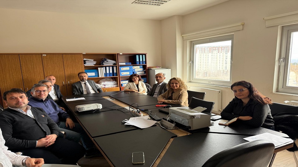 Kalite Güvence Sistemi kapsamında Kütüphane ve Dokümantasyon Daire Başkanlığı ile İç Paydaş Toplantısı gerçekleştirildi