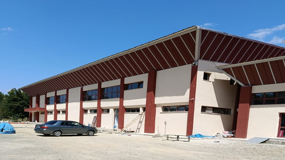 Levent Semizer Kapalı Spor Salonu Deprem Güçlendirme işinde geçici kabul aşamasına gelindi.