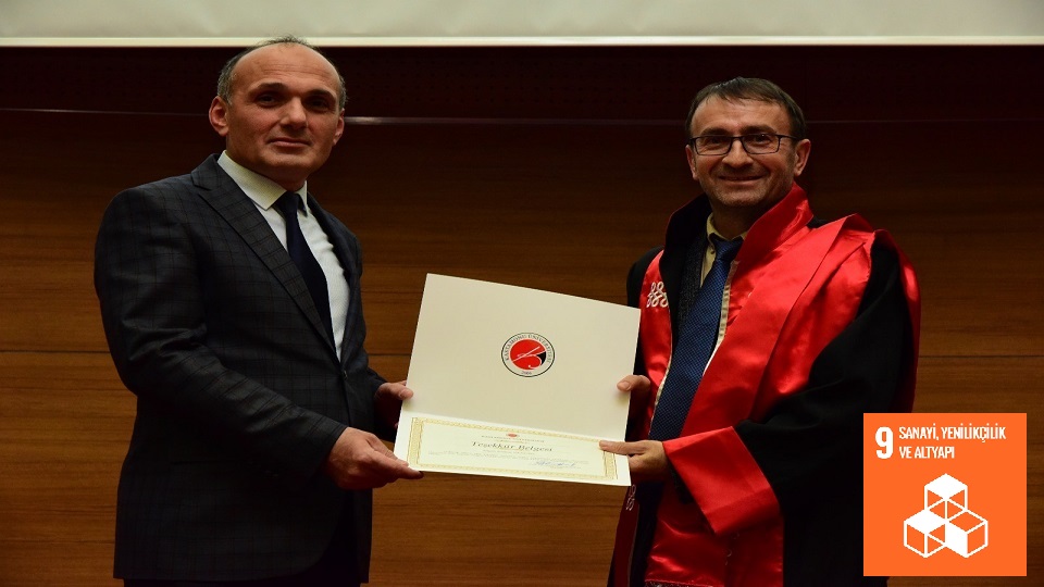 “Kastamonu Üniversitesi Milli Teknoloji Atölyesi” isimli projedeki katkılarından dolayı Başkanlığımızı temsilen Şube Müdürümüz Erdem ZENGİN'e Teşekkür Belgesi takdim edildi. 