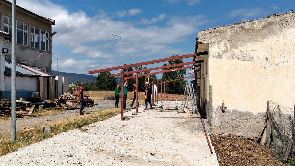 İhsangazi Meslek Yüksekokulu Hayvan Barınağı ve Çadır Alanlarında Bakım-Onarım Çalışmaları Gerçekleştirildi
