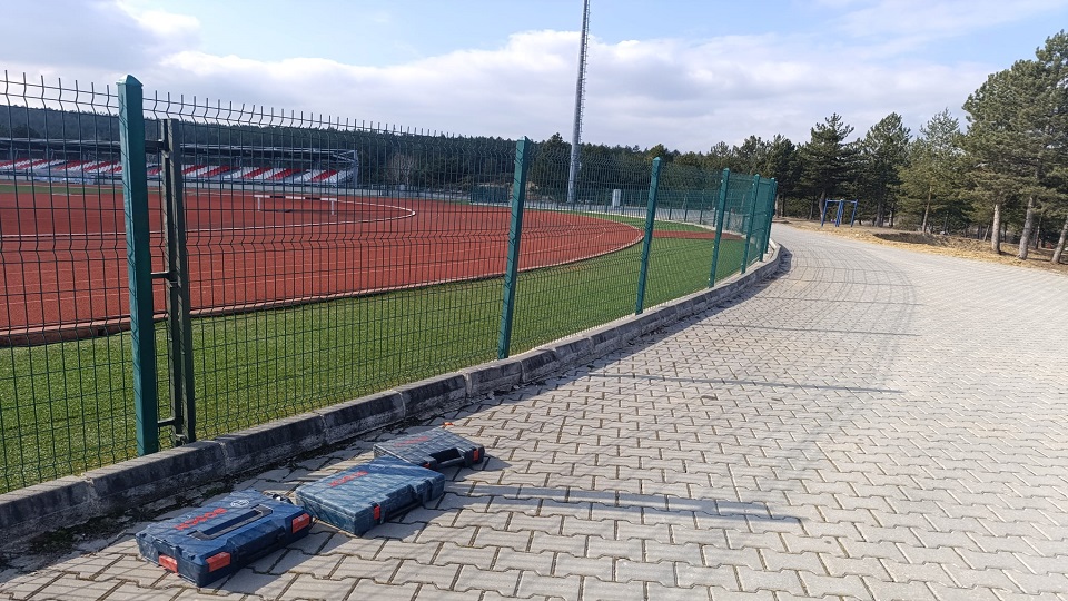Emin Baydil Spor Tesislerinin Çevre Tellerinin Tamiratı Yapıldı