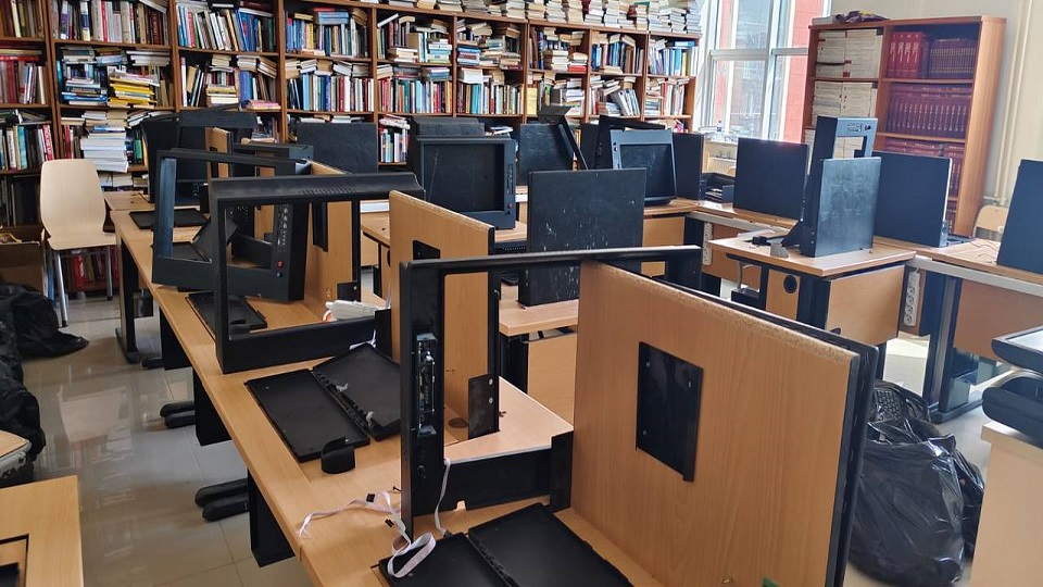 Bilgi ve Belge Yönetimi Bölümü Bilgisayar Laboratuvarının Elektrik Altyapısı Tamamlandı