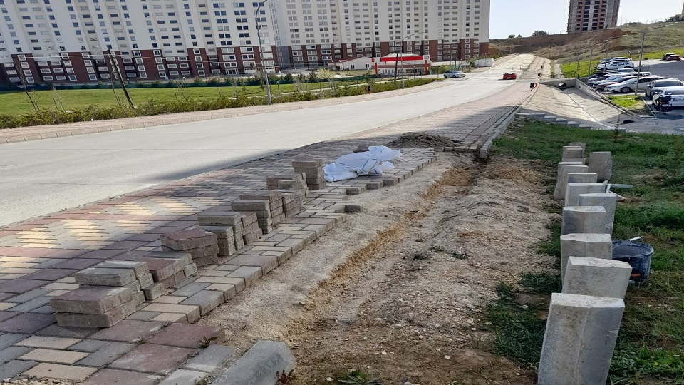Lojman Binası Çevresindeki Kaldırım ve Bordürlerin Tamiratı Tamamlandı