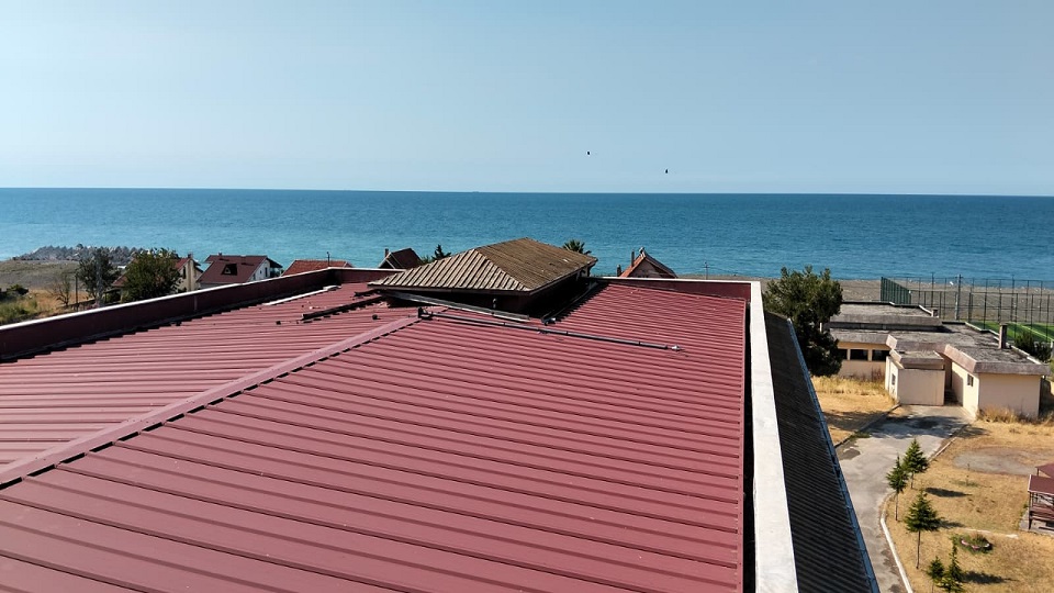 Merkez Kampüs MYO Binası ve Abana MYO Çatı Tadilatı Çalışmaları Hız Kesmeden Devam Ediyor